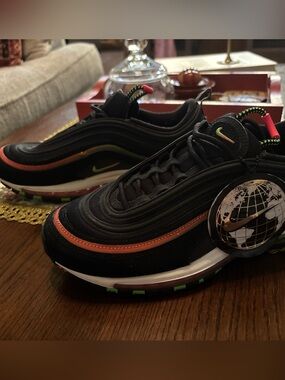 Nike Air Max 97 Worldwide Pack CZ5607-001 Men’s Size 9 Black Green Crimson Clean